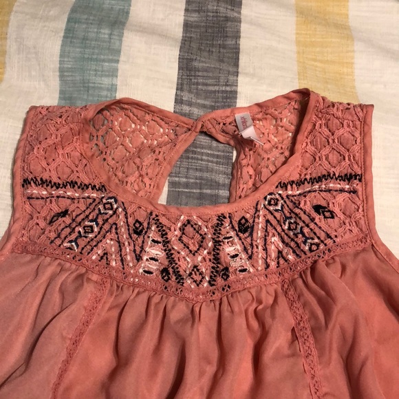 Tank - Picture 2 of 3